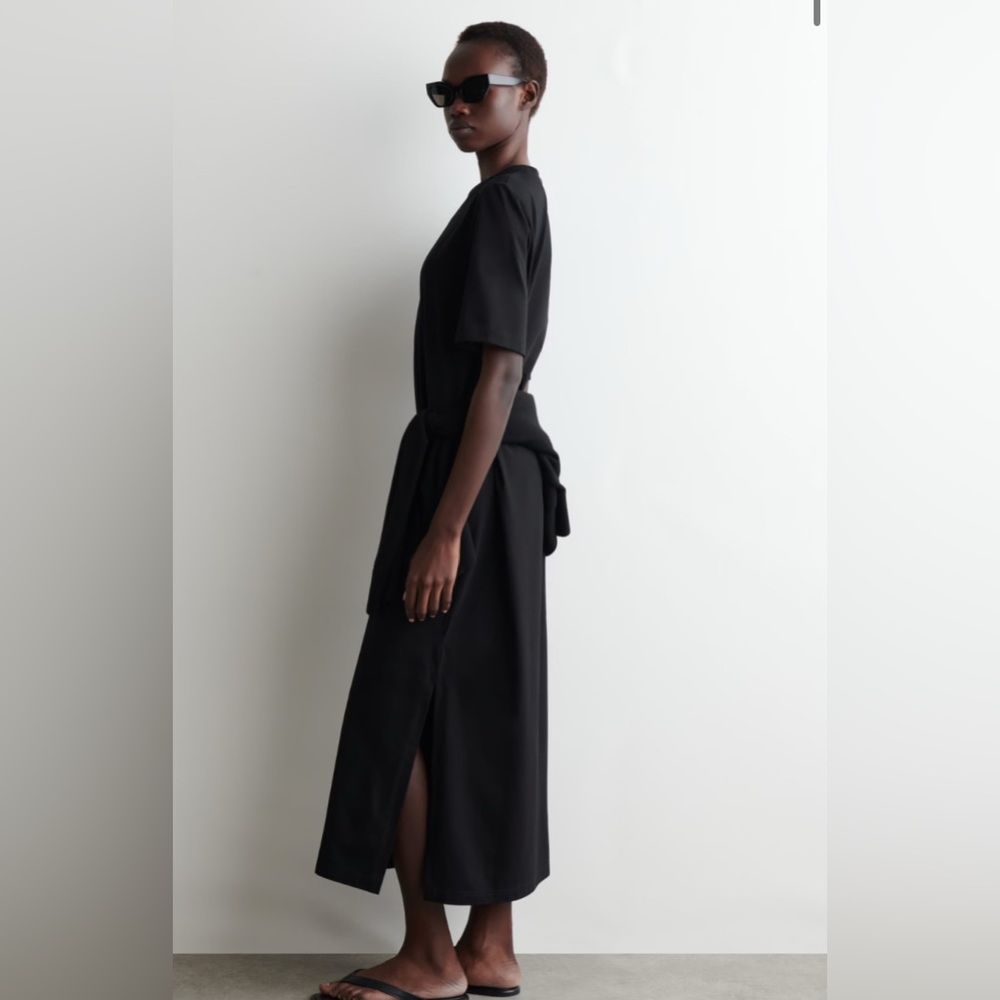 COS black Maxi T-shirt dress with side slits - Picture 2 of 3